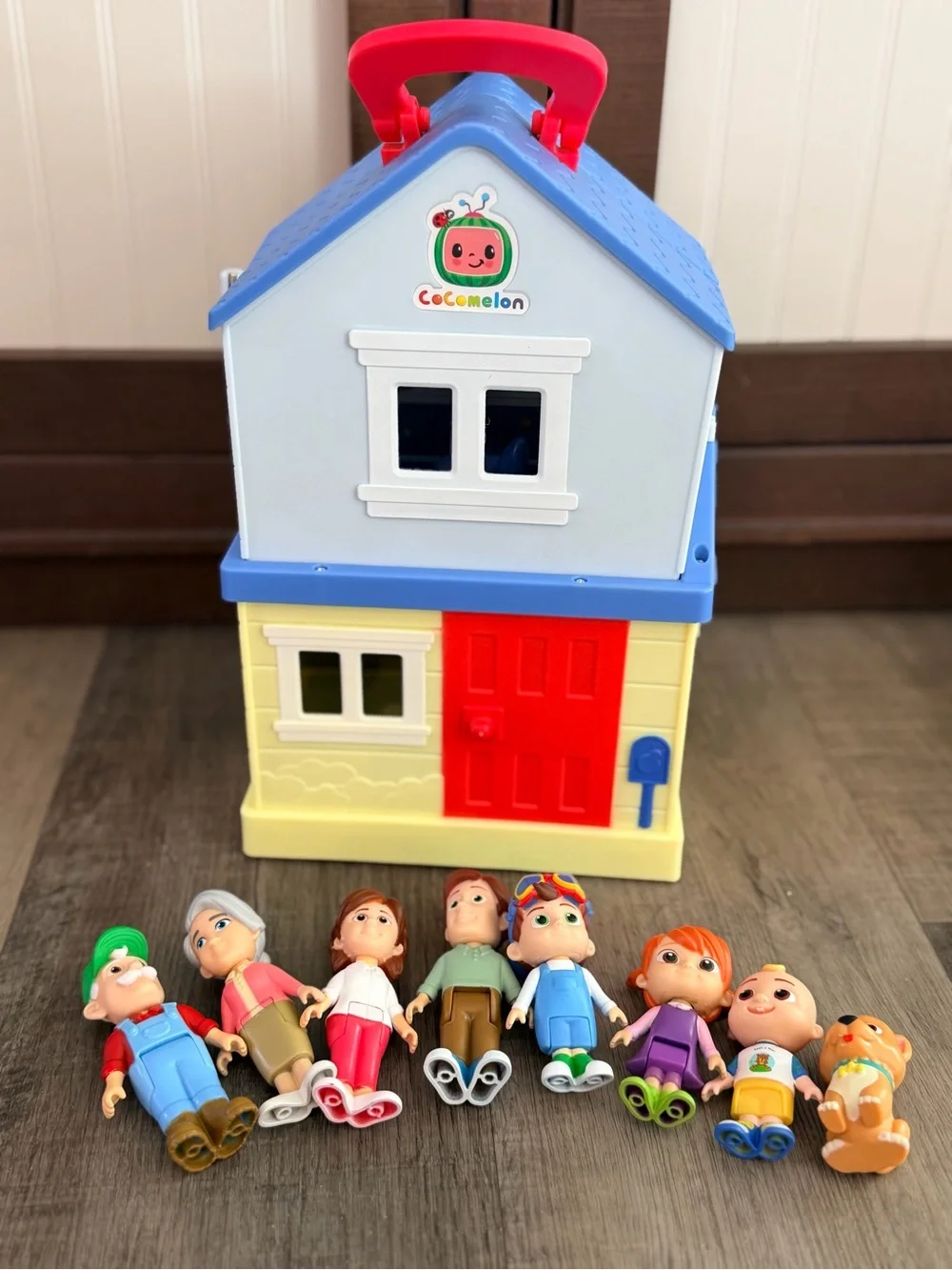 Cocomelon official Family 3” Figures Set W Grandparents, Parents, Siblings House